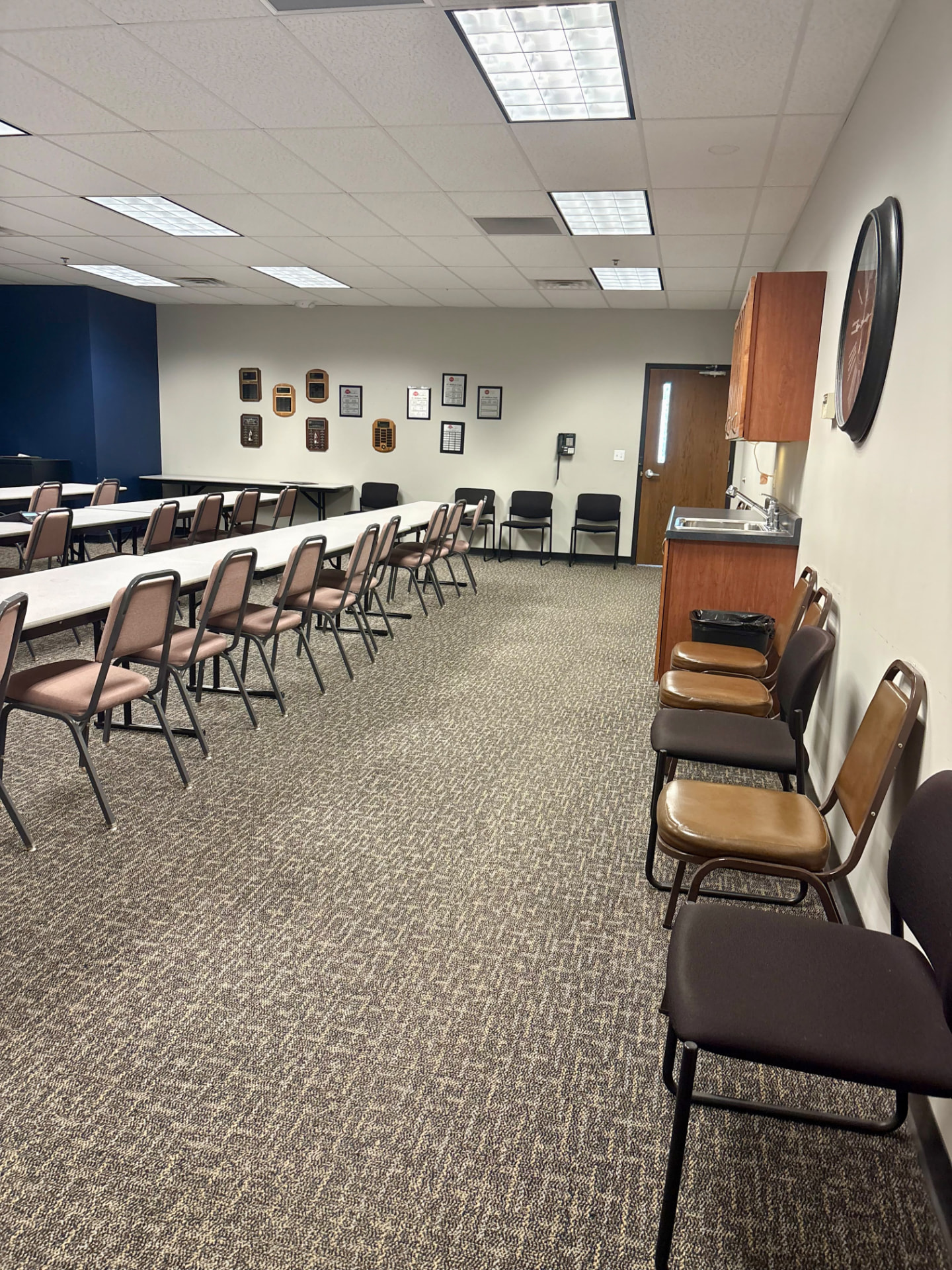 Commercial cleaning work photo 1 of 17